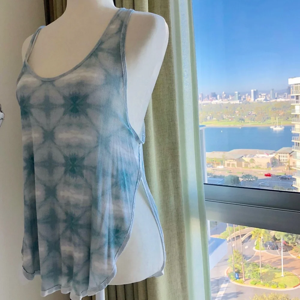 Victoria’s Secret tie dye tank. L - Picture 1 of 5